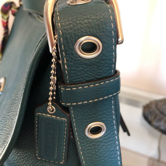 Beautiful Coach Pebble Leather Shoulder Bag - Picture 2 of 9